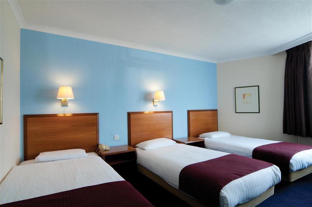 The Bell Hotel Epping Zimmer foto