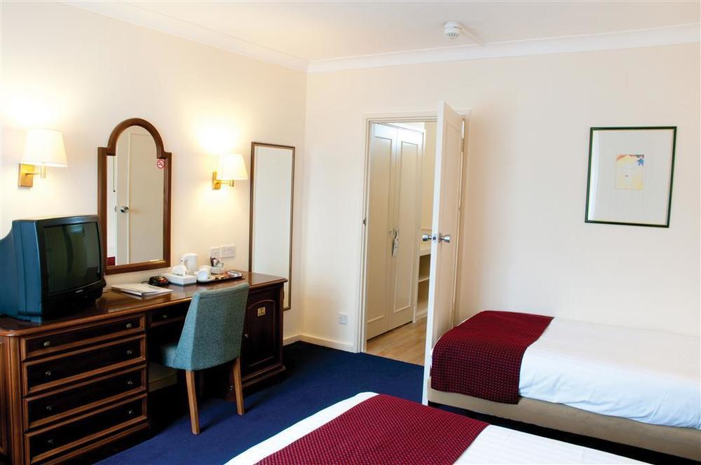 The Bell Hotel Epping Zimmer foto