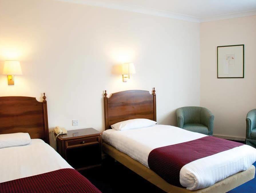 The Bell Hotel Epping Exterior foto